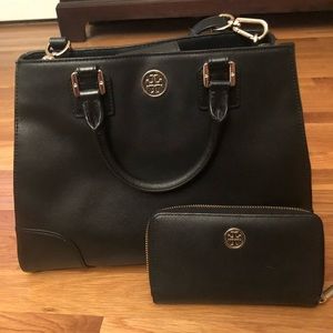 Tory Burch Crossbody and wallet, includes dust bag